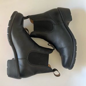 Blundstone women’s leather heeled boots #1671 in black size 9.5